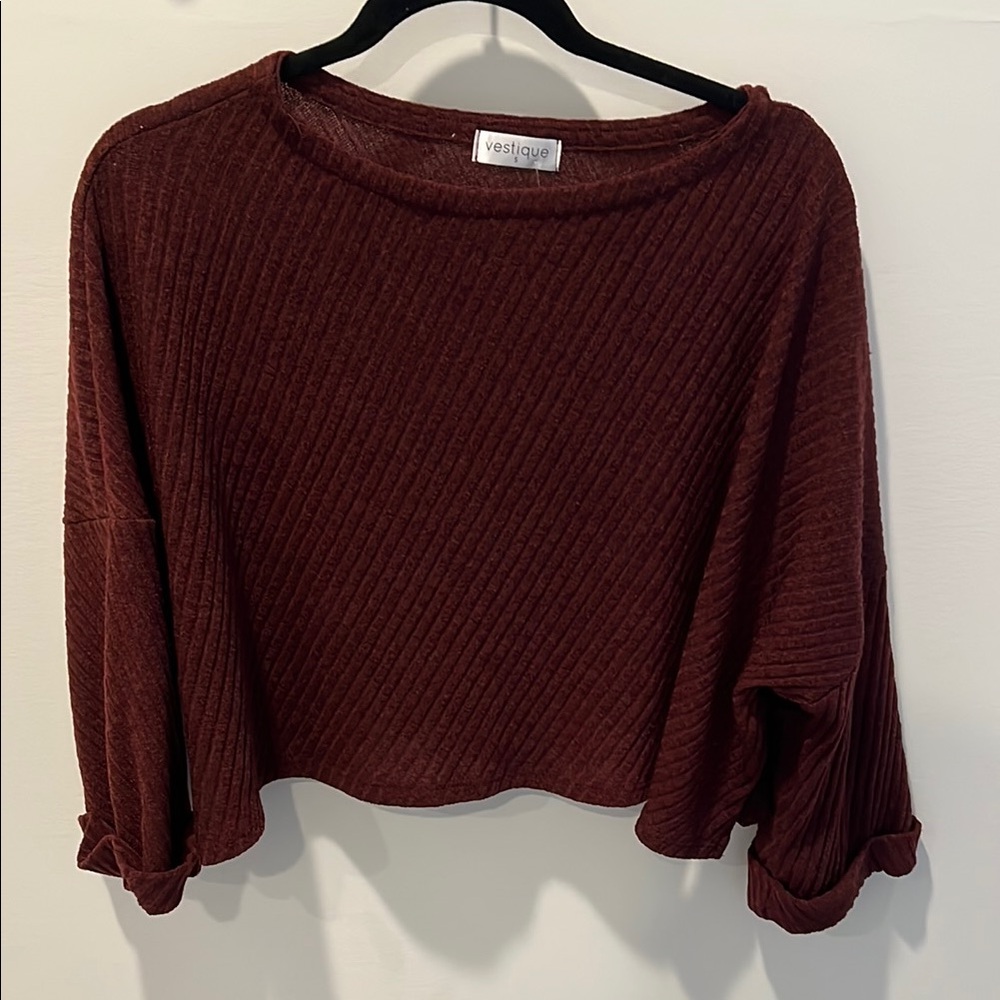NWT Vestique Burgundy Cropped Knit Top